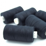 Nähgarn schwarz Stärke 30 Polyester