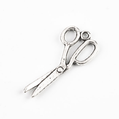 Anhänger Schere 13 x 30 mm